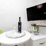 Luxury Lidija Pensión 3*