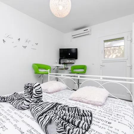 بيت ضيافة Luxury Lidija 3*