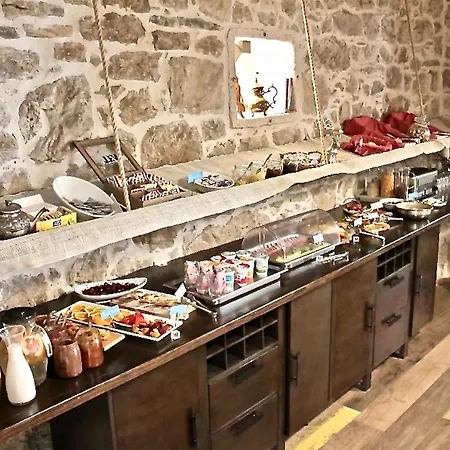 Gasthuis Luxury Lidija 3*