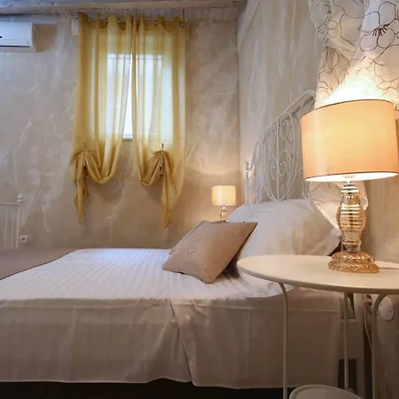 Luxury Lidija