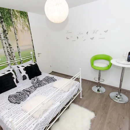 Luxury Lidija Pensión 3*